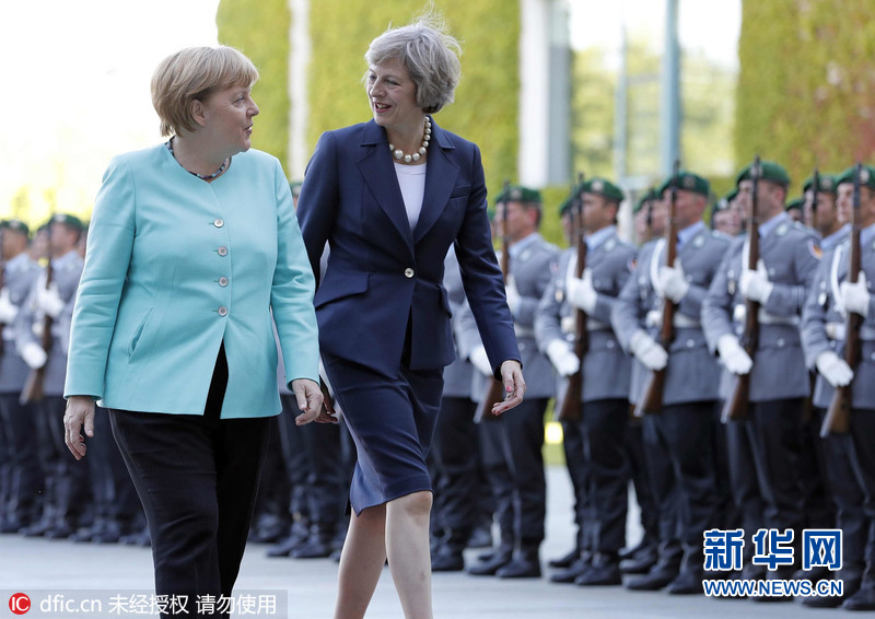 英国首相特雷莎梅访德两个铁娘子的会晤图